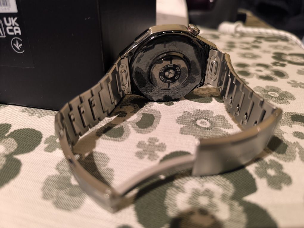 Huawei GT5 Pro Titanium смарт часовник