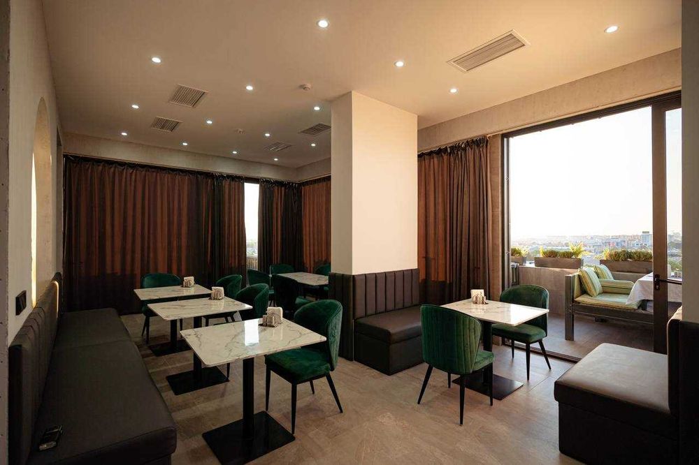 продаётся
Отдельно стоящее здание 
Готовая гостиница 2300м2