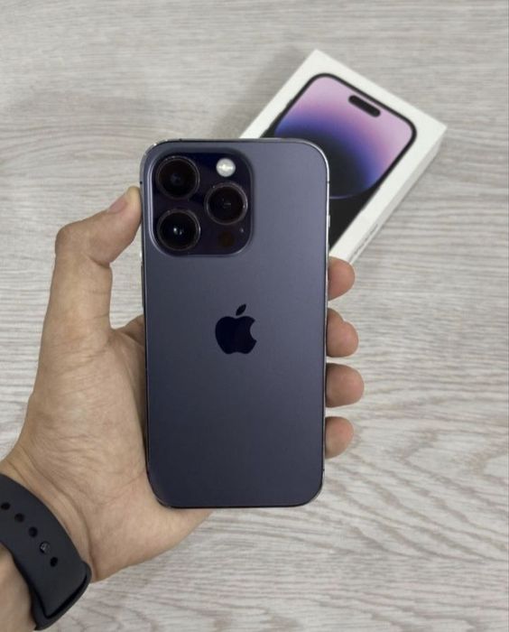 Продам айфон 15 про