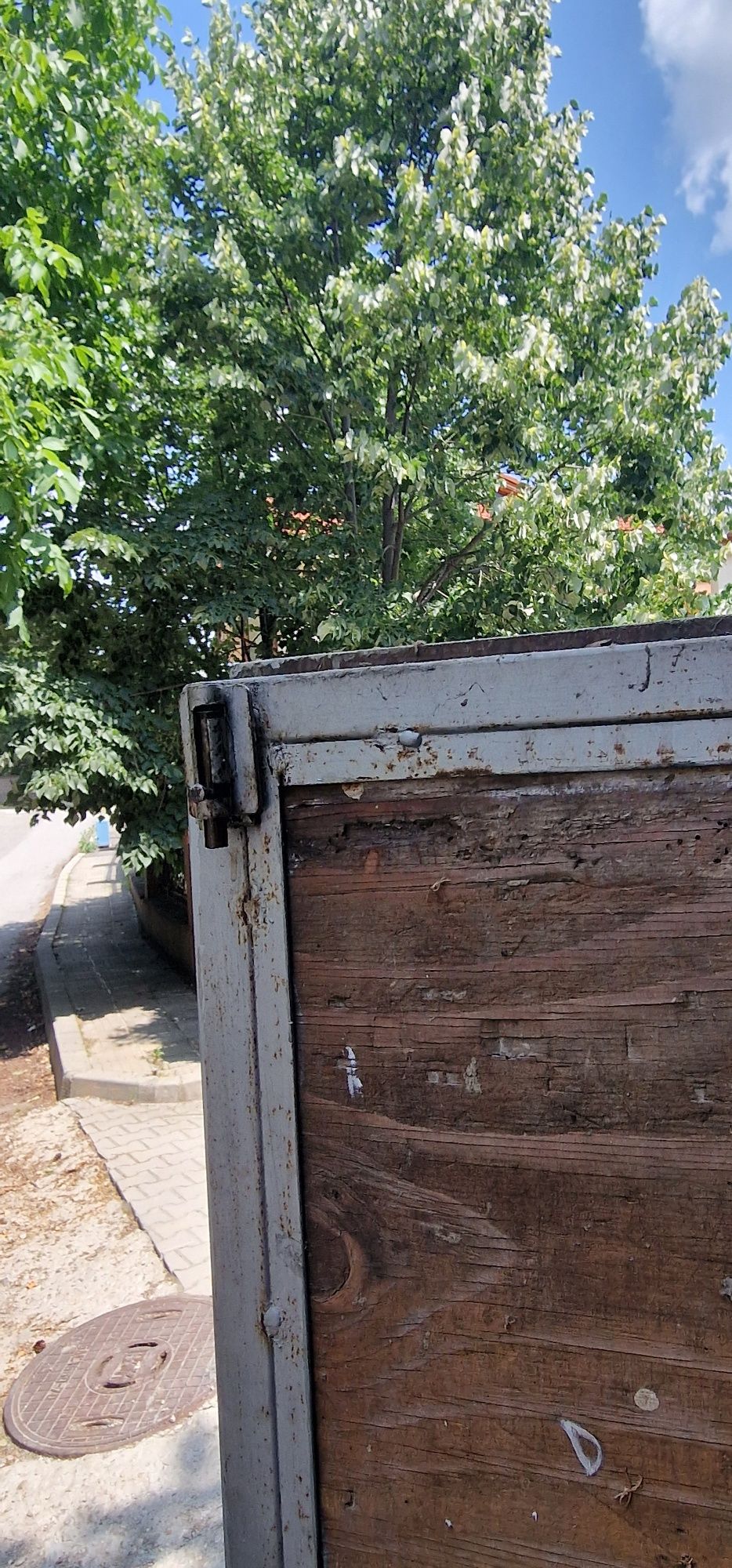 Гаражна врата без рамка