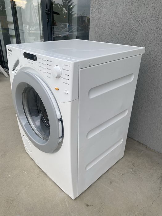 Пералня Миеле Пчелна пита Сив люк