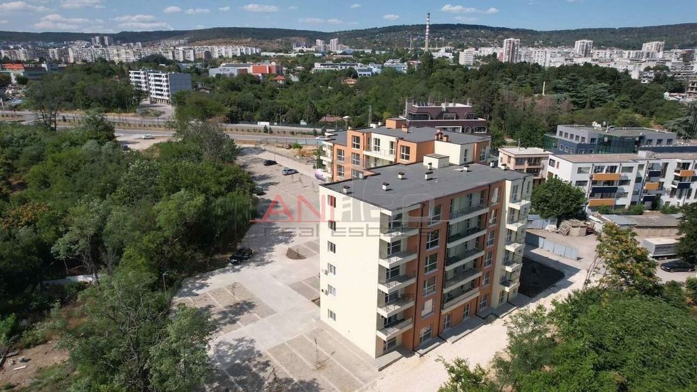 Продава се Тристаен апартамент в Варна, Младост 2 - 91 кв.м за 2374 €/кв.м - Снимка #5