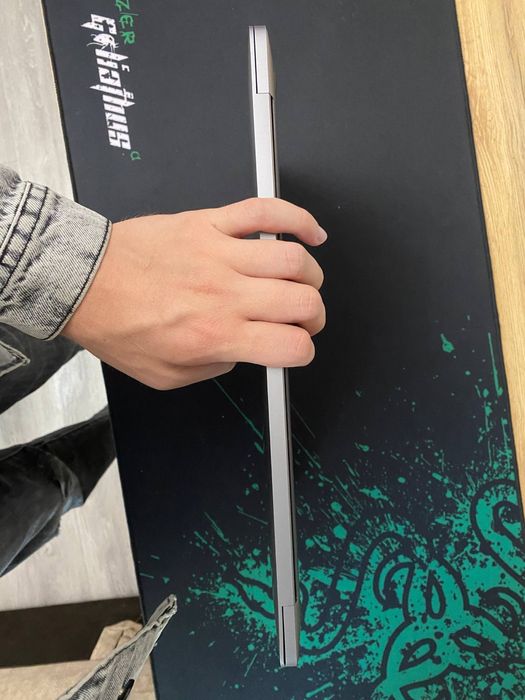 Macbook pro 2019 masla xolatda turibdi 10/10 32 Ram 512 gb asosiy