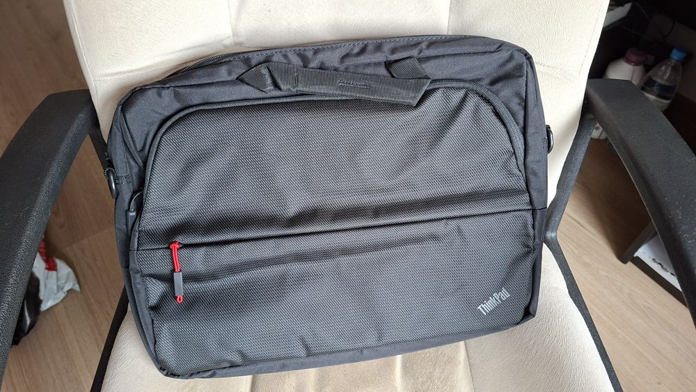 Geantă laptop 16 inch, Thinkpad Lenovo, noua, nefolosită