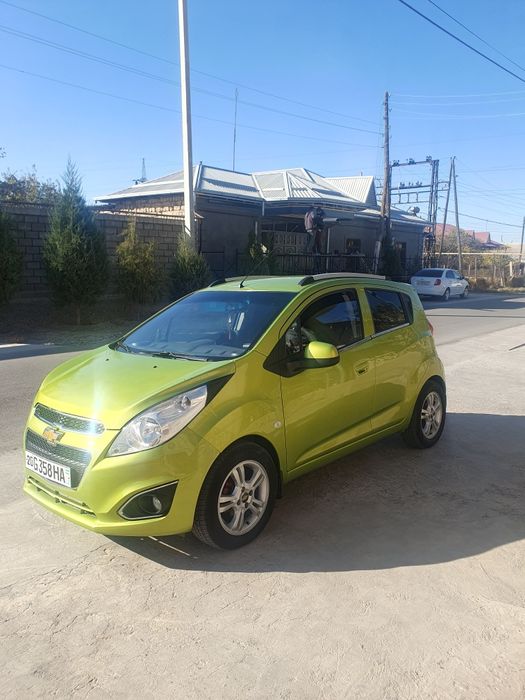 Chevrolet spark 2012 года
