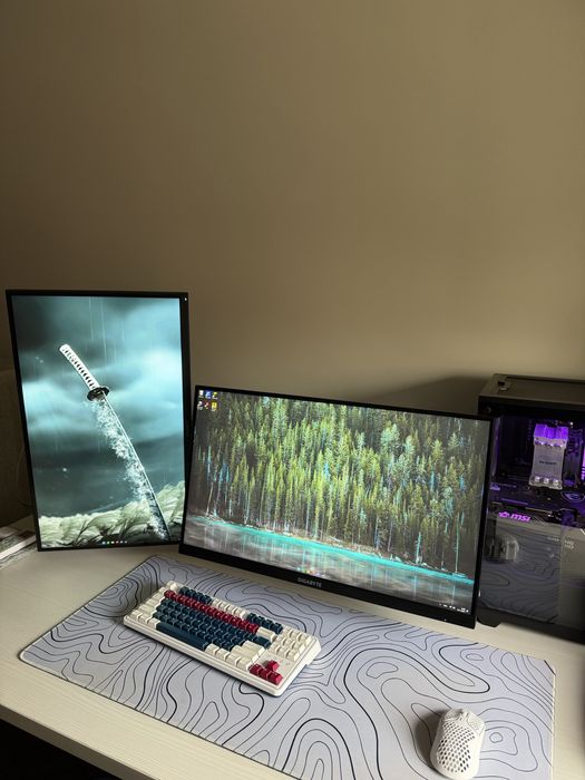 Продам два монитора