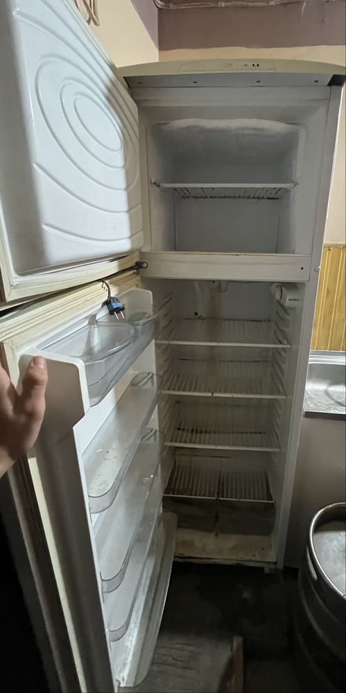 Продам холодильник