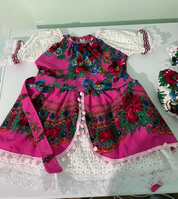 Rochita fetite 3-4 ani,nepurtata