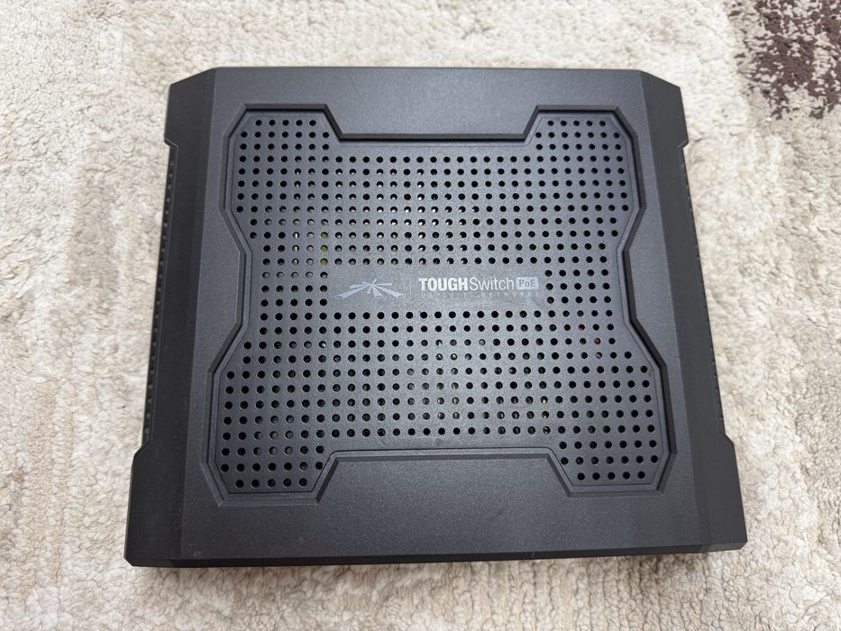 Switch Ubiquiti Tough PoE Pro, Gigabit,Management