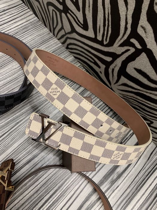 Curea LOUIS VUITTON-gravura interior:Piele naturală ! toate inscriptio
