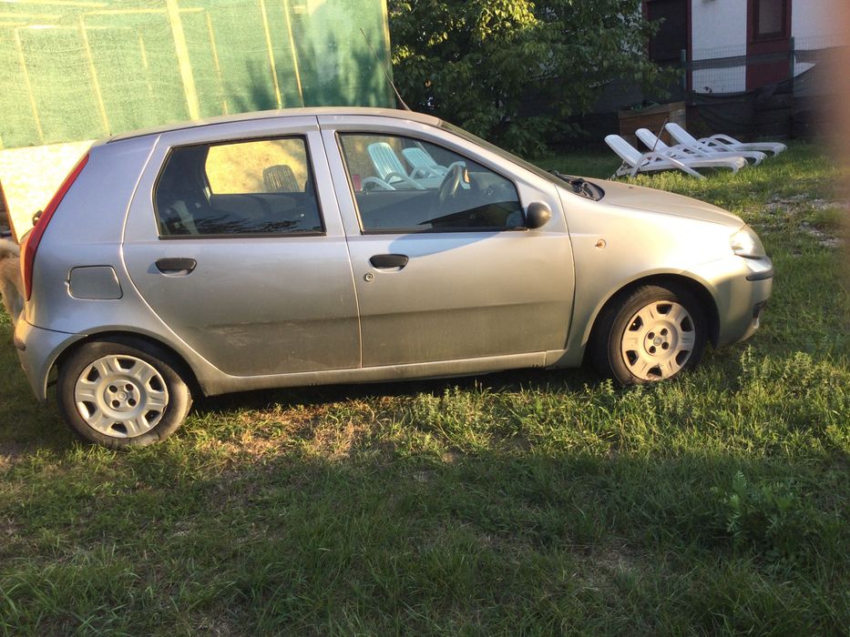 Vand Fiat Punto 1,2 diesel Multijet 2006 înmatriculat consum 4,5 /suta