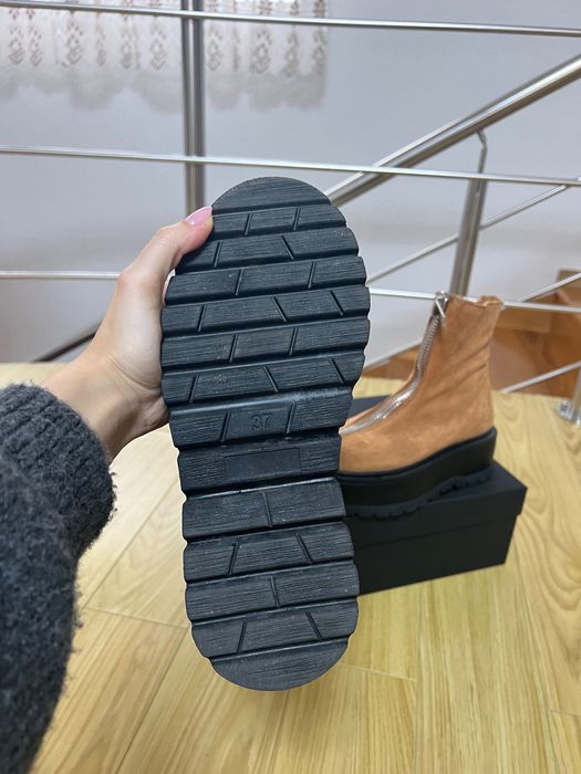 Bocanci piele întoarsă