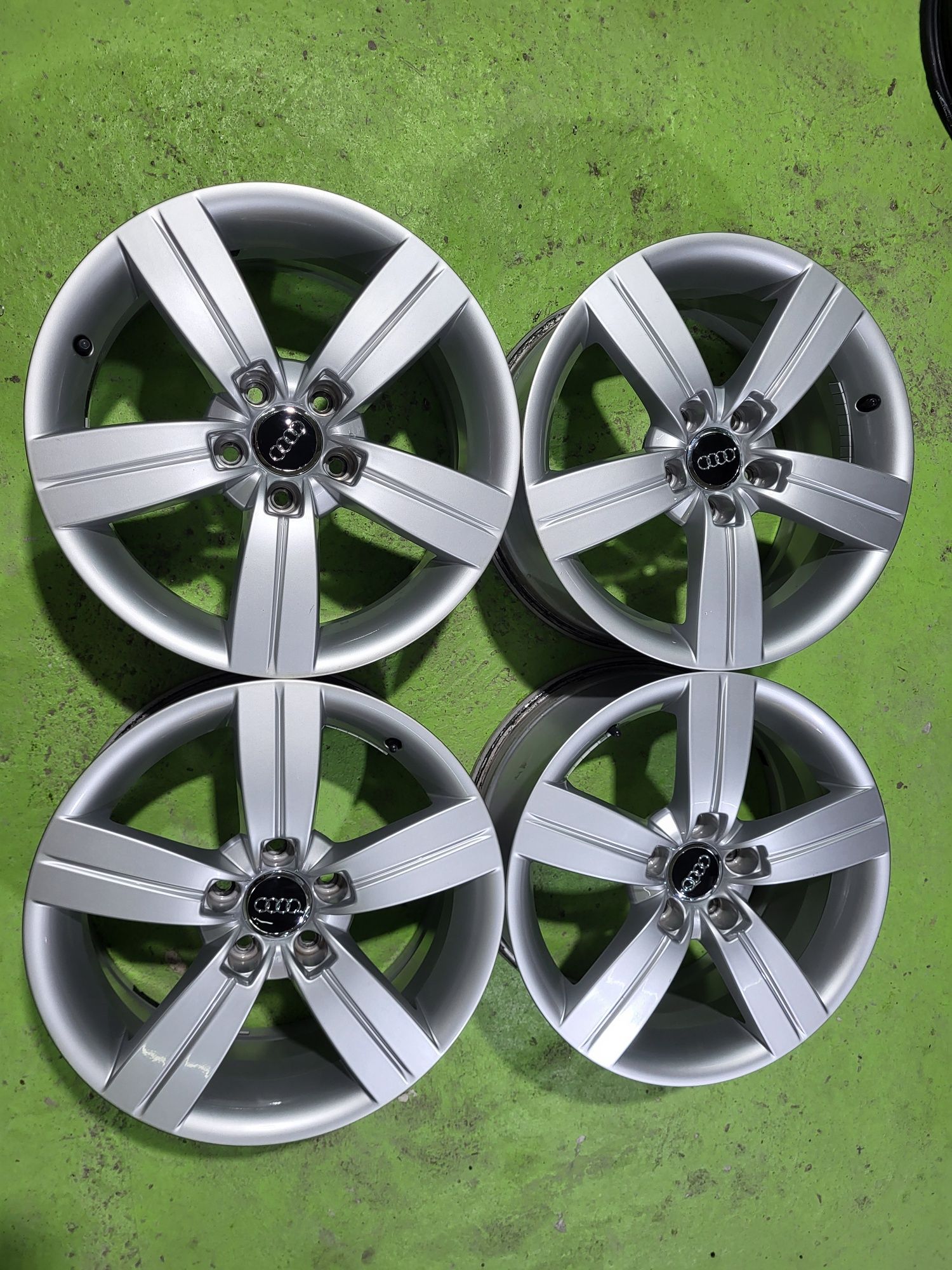 17 5x112 Audi A4 A3 Vw Passat Skoda лети джанти 5х112 ауди