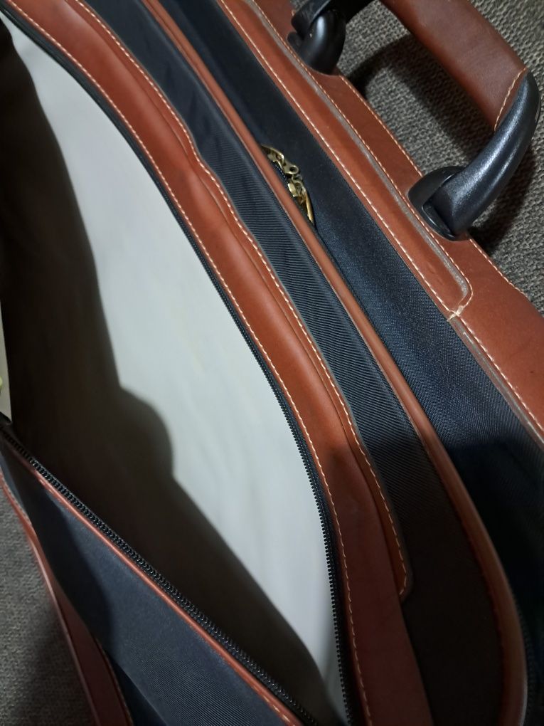 Чантата или куфар  Samsonite,