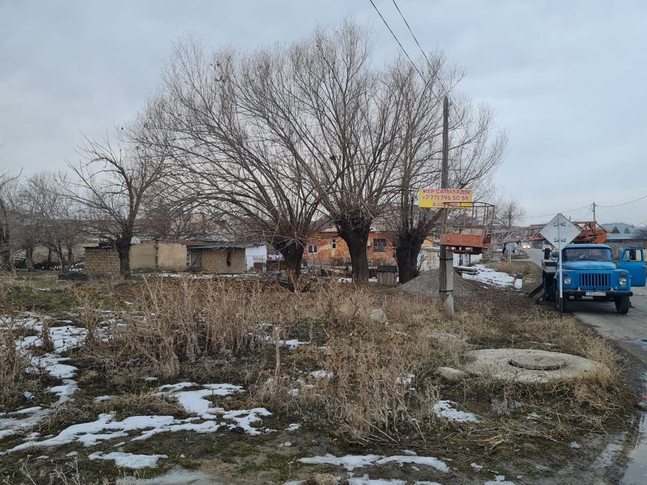 Жер сатылады угловой. Бизнеске ыңғайлы