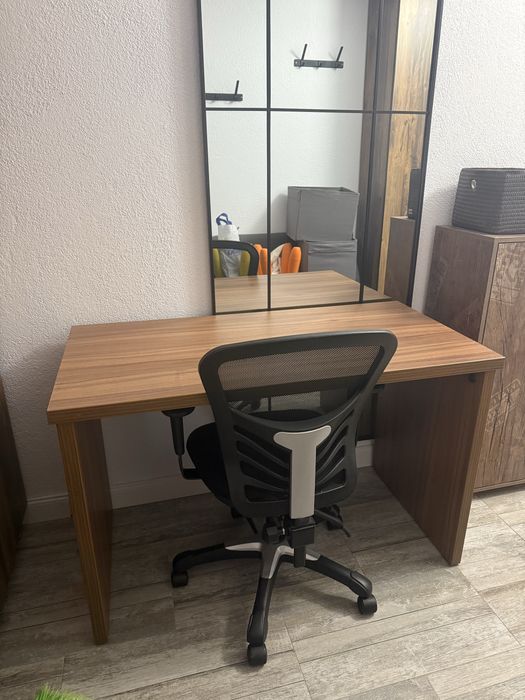 Birou + scaun ergonomic
