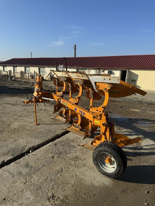 Plug reversibil 3 brazde moro aratri TRV8