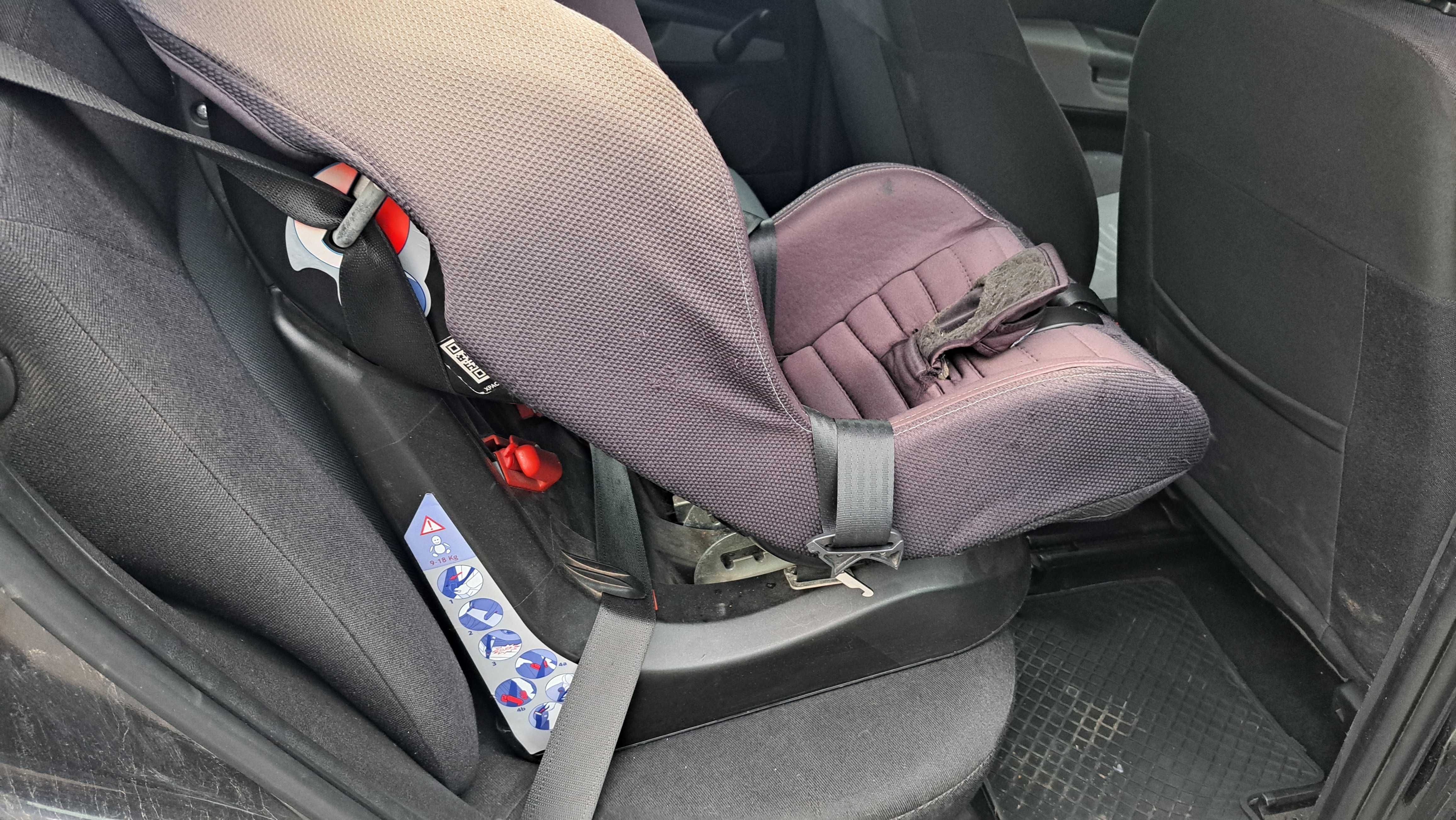 Chicco Xpace стол за кола 9-18кг