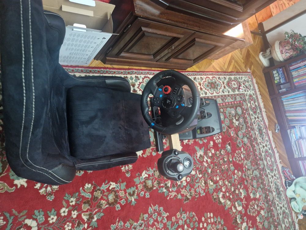 Playseat Logitech volan pedale schimbator si PS4 fff putin utilizat