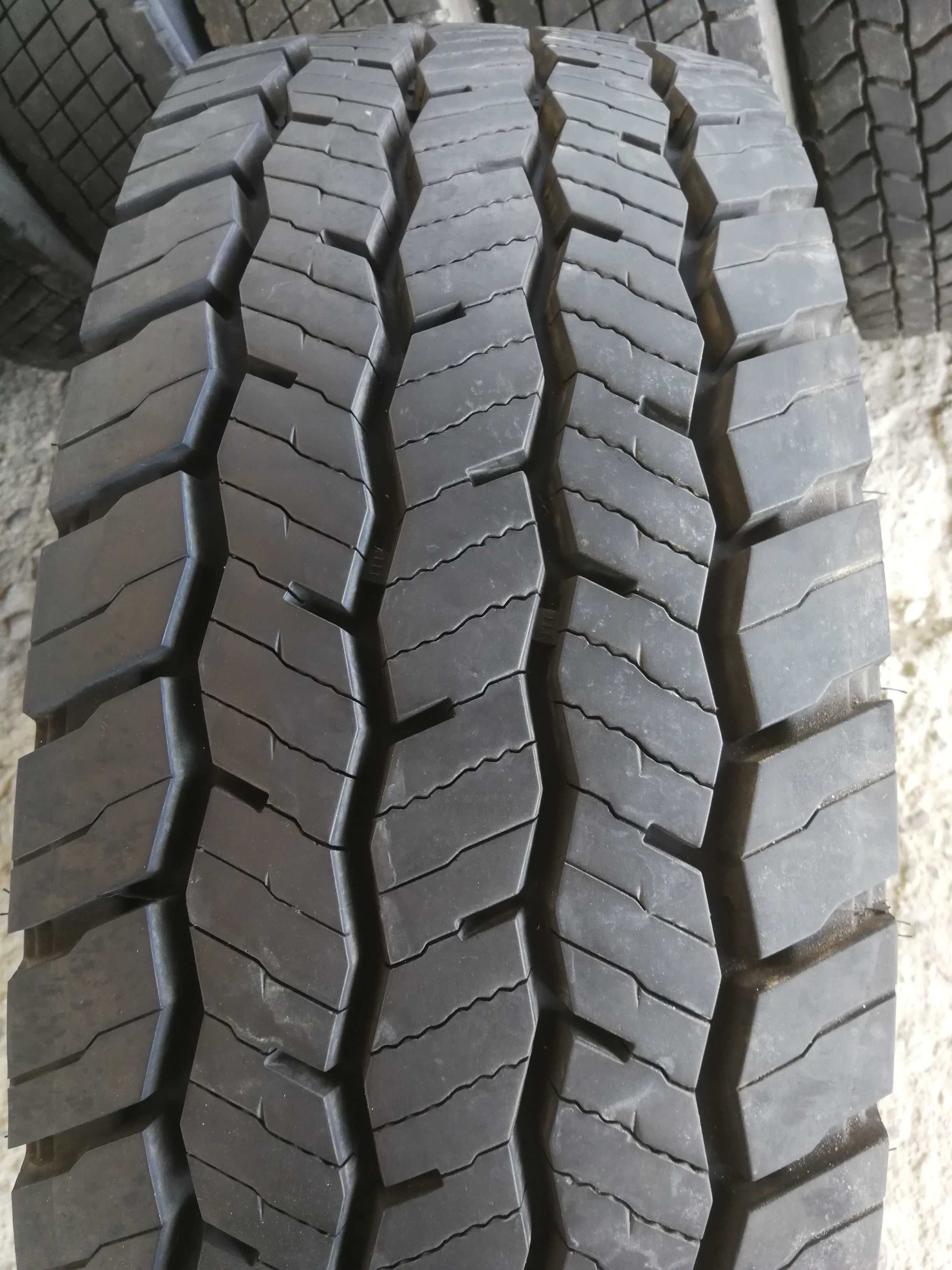 1 тежкотоварна гума R19.5 305/70 Hankook DH35 148/145M M+S