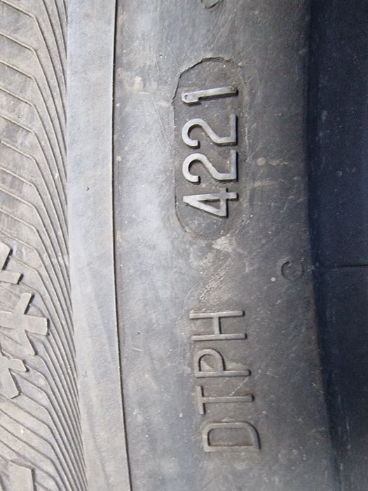 Anvelope 235/60R18 marca Semperit, M +S, DOT 2021