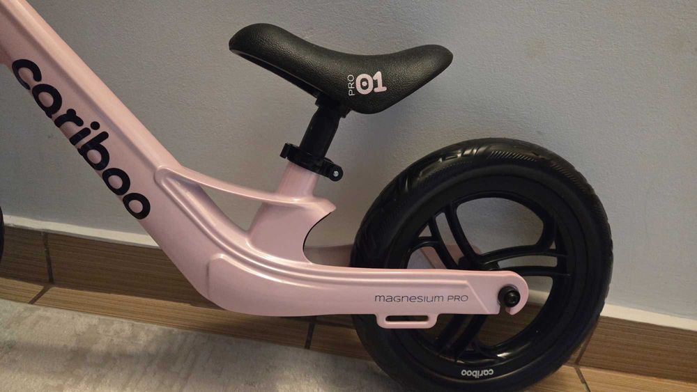 Bicicleta copii fara pedale, Cariboo, 12", Negru/Roz, 2+ (noua)