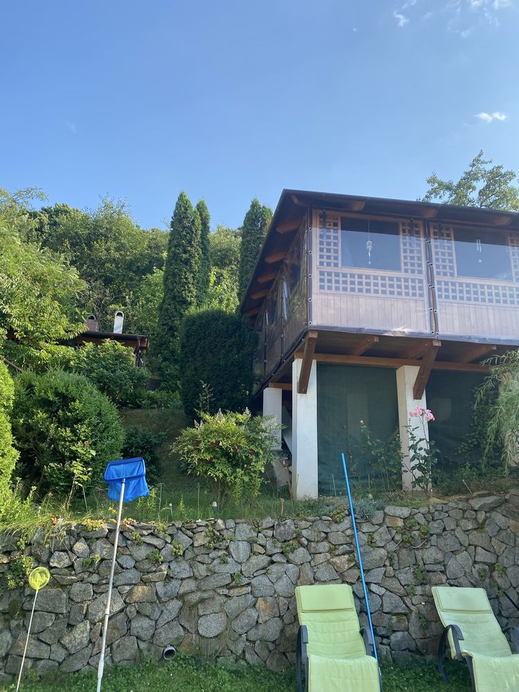 Casa pe strada Cascadei cu 14 ari teren