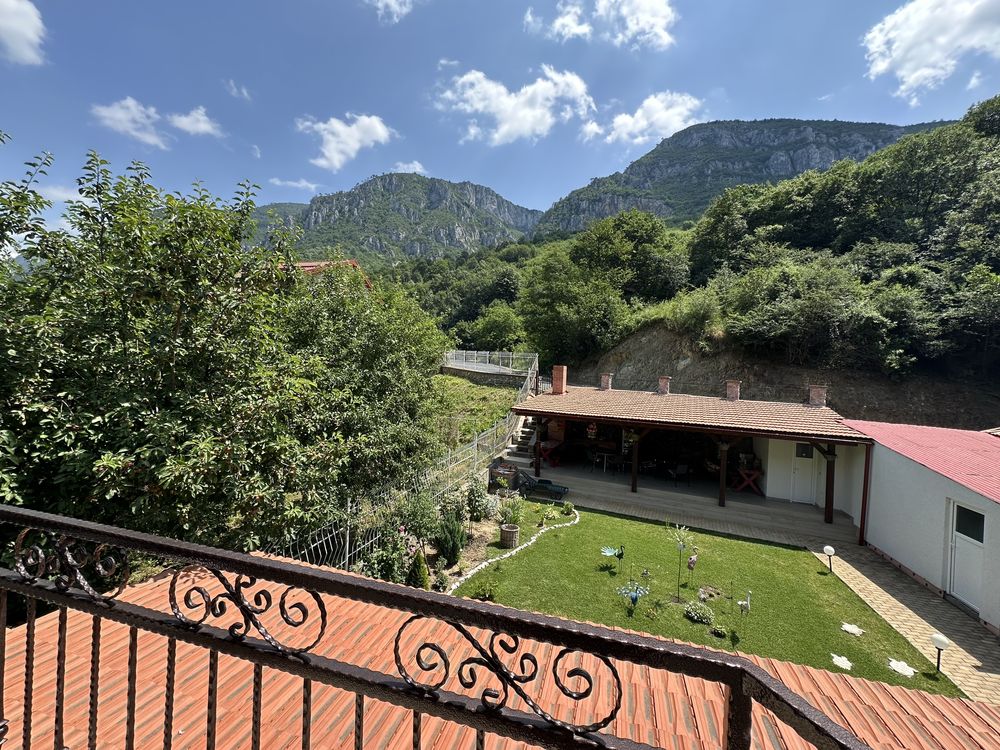 Vina ANA oferă camere duble cu baie proprie