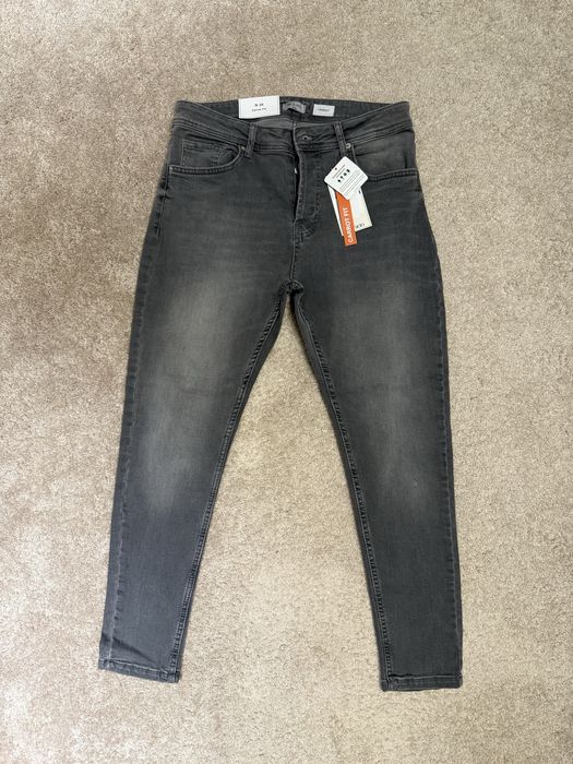 Vand blugi in stare buna