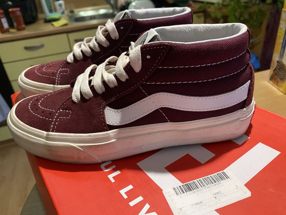 Кецове Vans в два цвята сиво и бордо