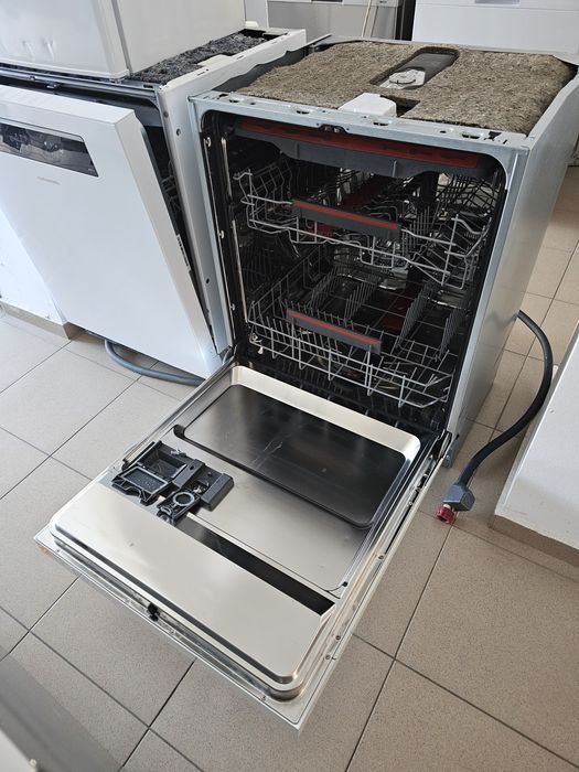 Съдомиялна за частично вграждане AEG