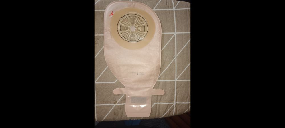 Pungi colostoma cu evacuare