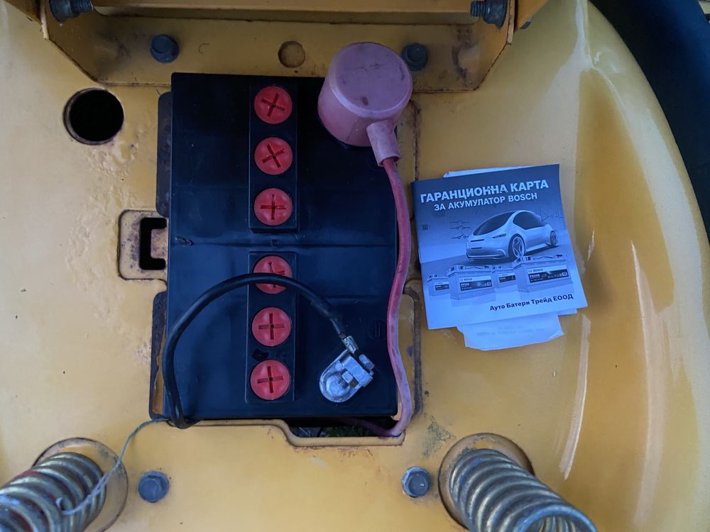 Тракторна косачка Cub Cadet  Kawasaki