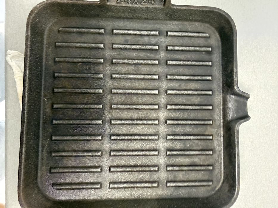 Gratar fonta ideal pentru 3 fripturi
