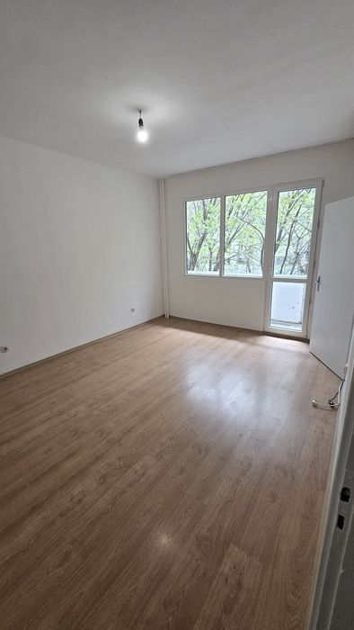 Дава под наем 3-стаен кв.Левски