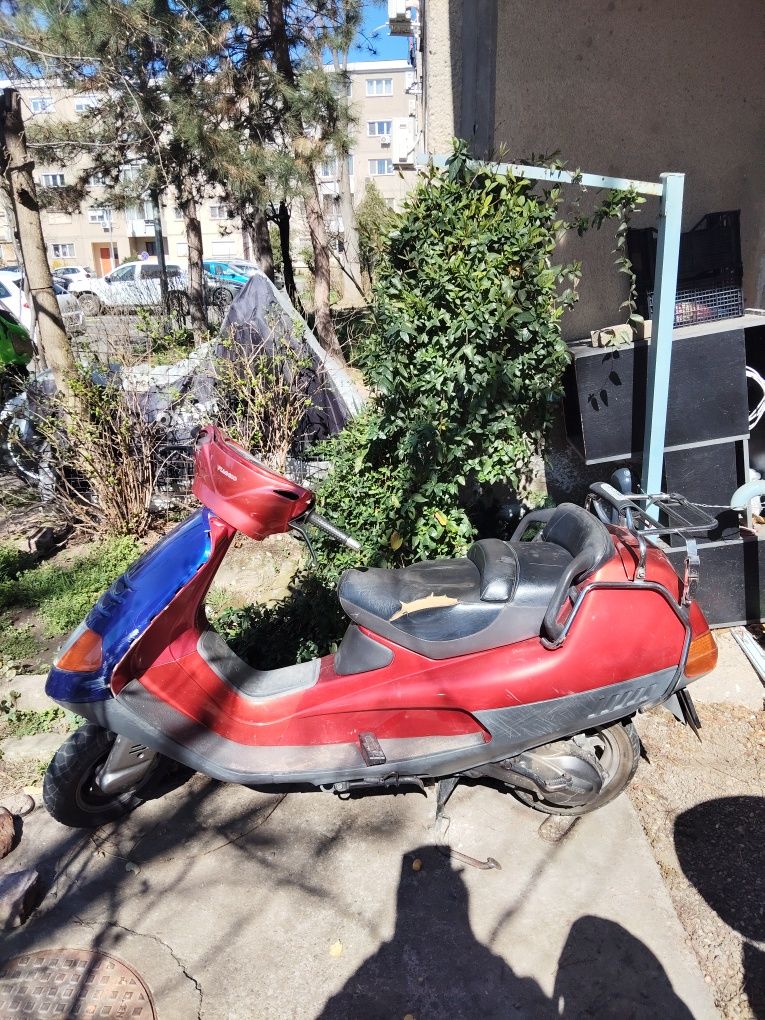 Vînd urgent Piaggio hexagon 150ex 2t