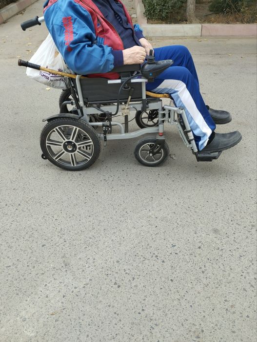 Продам электро инвалидную коляску