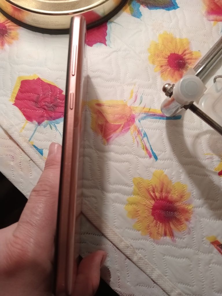 Продам смартфон Samsung A03