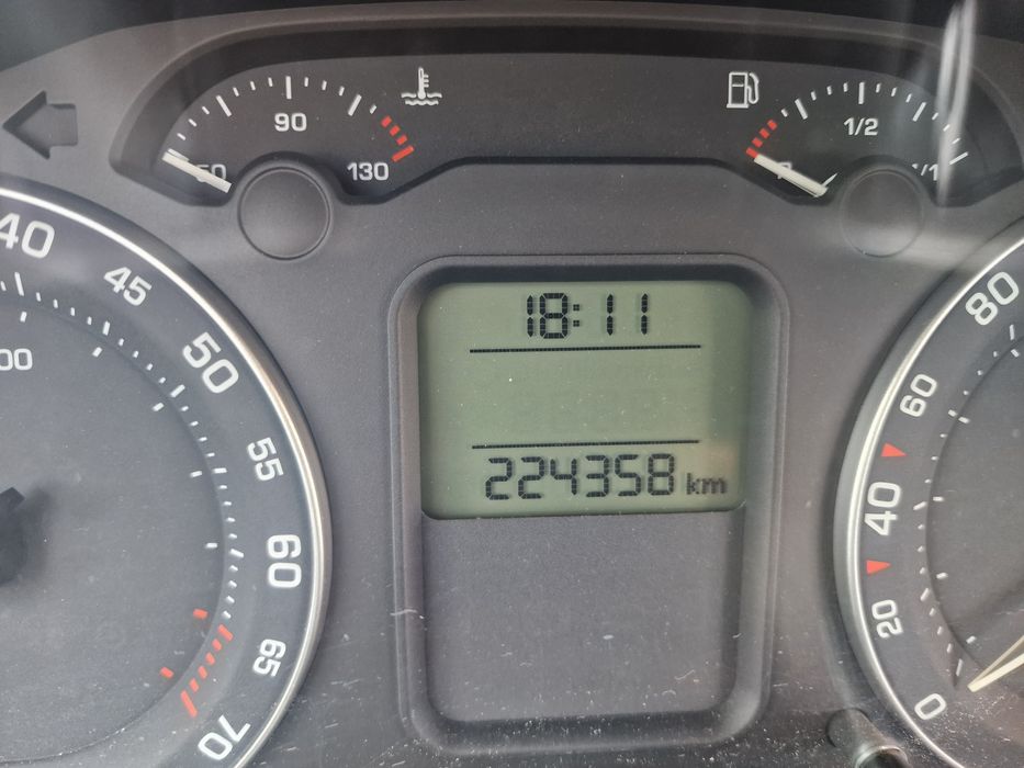 Vand Skoda  octavia  an fabricatie 2006 inmatriculata 16.benzina MPI