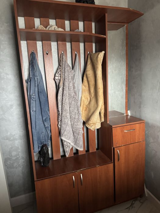 Срочно Продам гардеробную в прихожую в  хорошем состояний