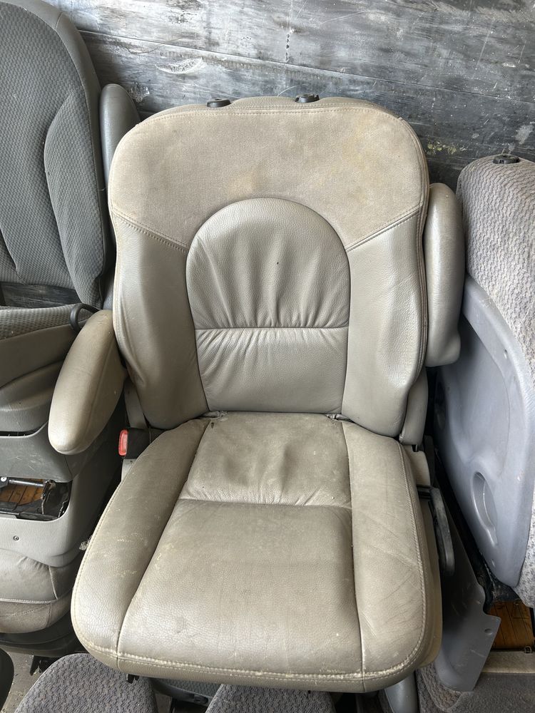 Vand scaune si bancheta Chrysler voyager si Grand voyager