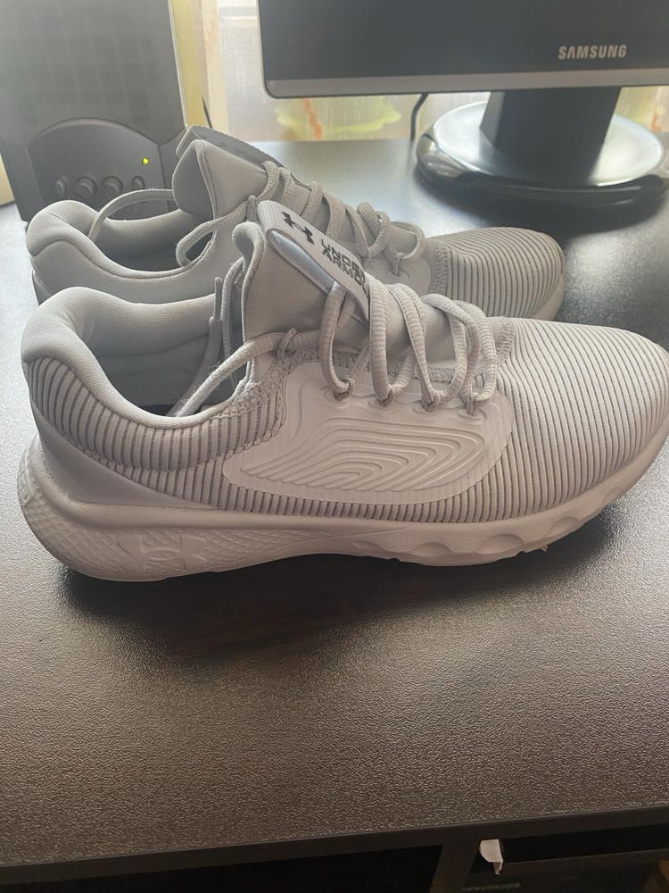 Маратонки under armour