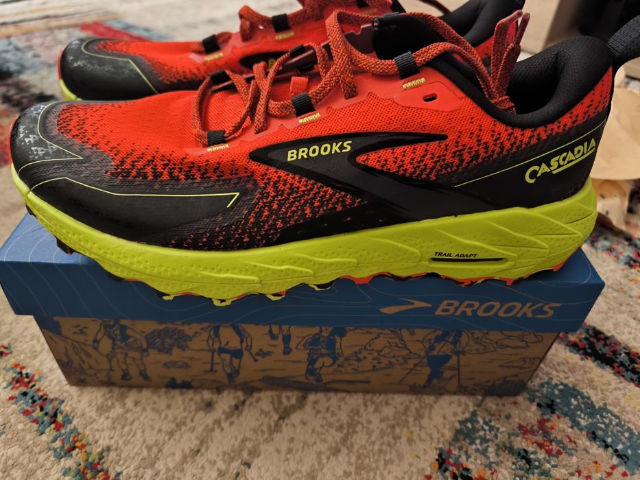 Brooks Cascadia 18 (44 si 44.5 Pret Fix)