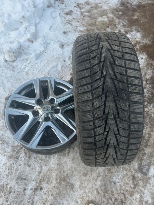 Продам шины с диском