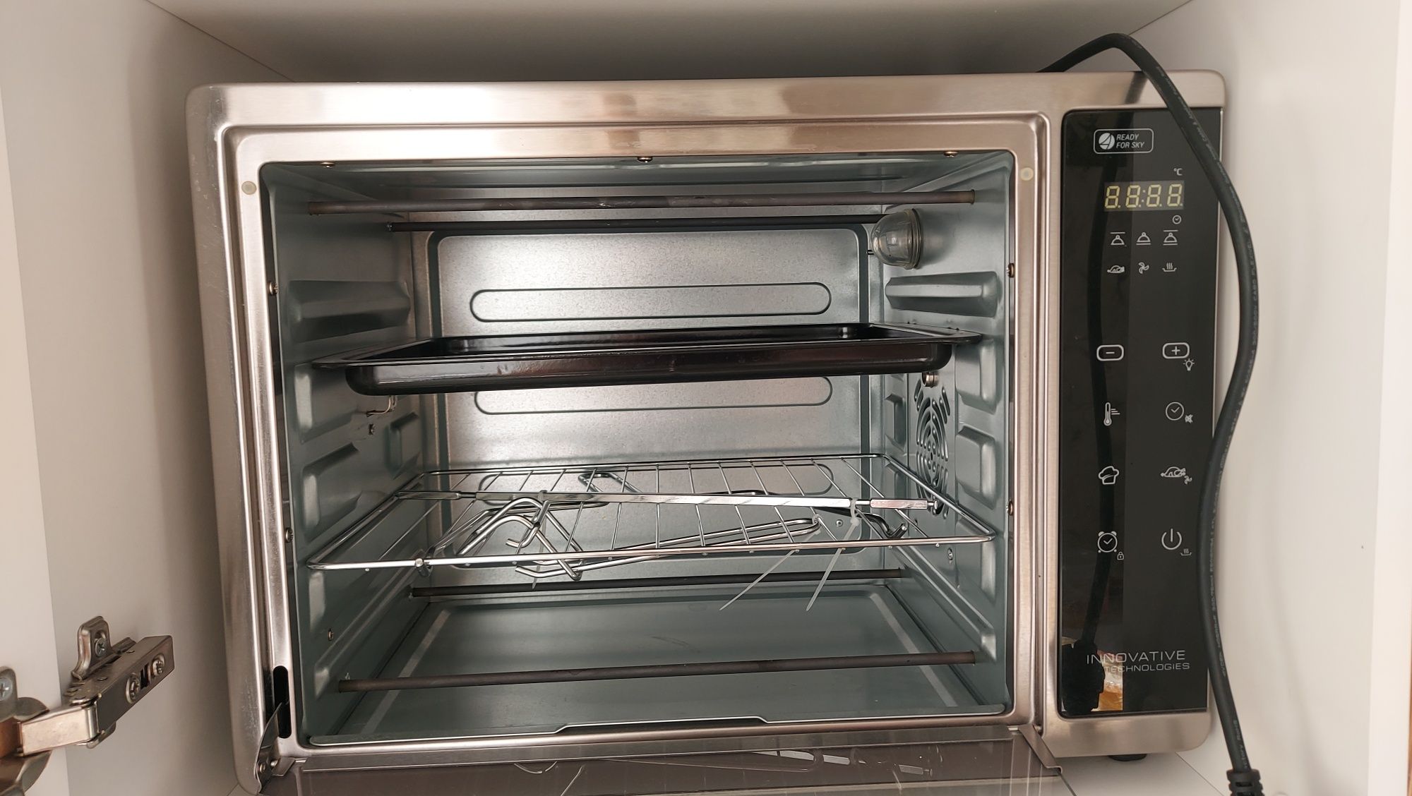 Продам электрическую духовку, совершенно новая.ни разу не пользованная