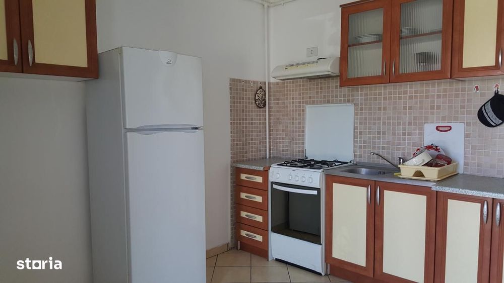 Bucov casa 5 camere, mobilata si utilata complet, cu CT, 800e