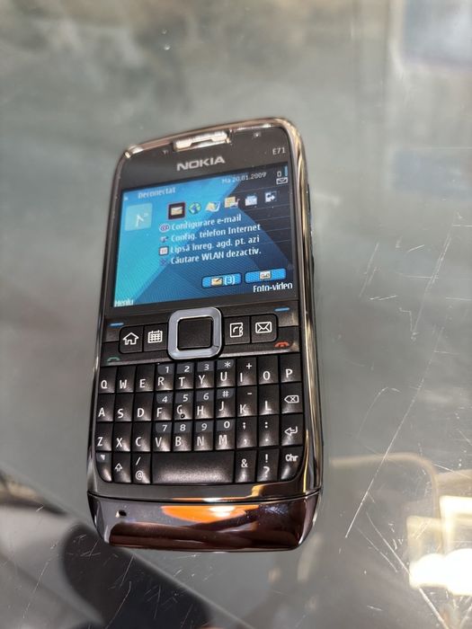 Vand nokia E71, nou, zero minute, necodat,limba romana,cadou,vârstnici