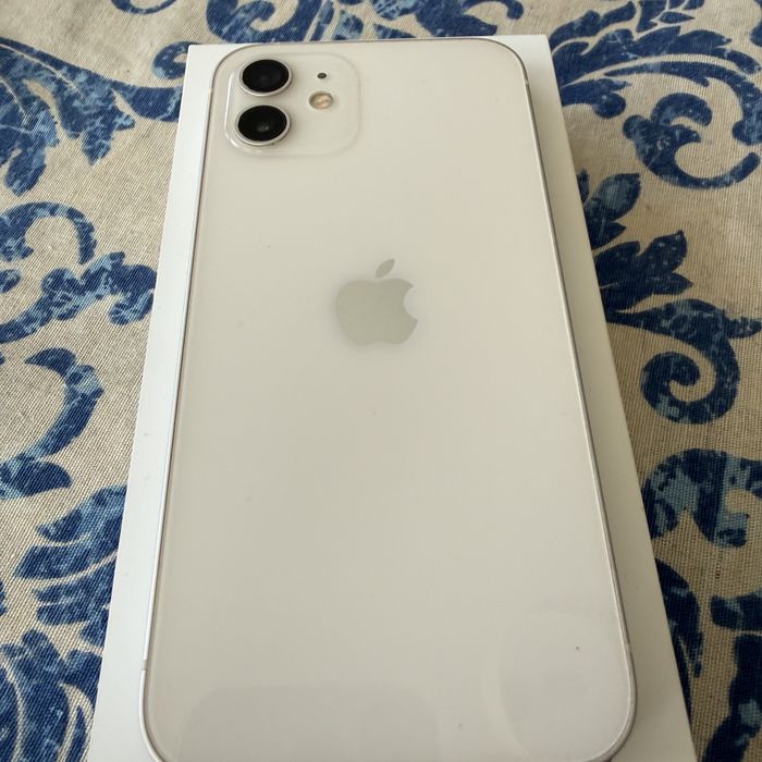 Айфон 12 !128гб !Перфектно състояние без забележки!