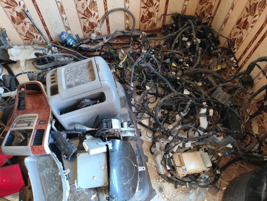 Продам запчасти Тойота Альфард