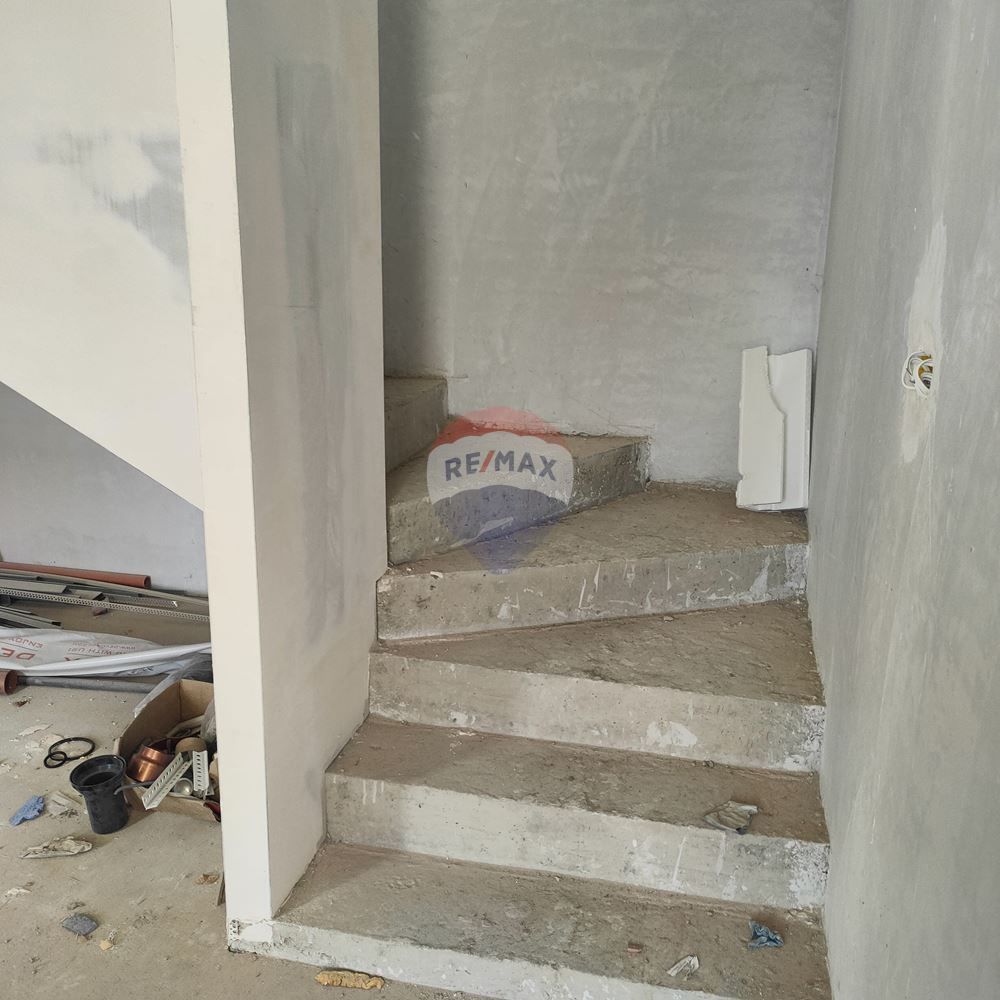 Продава се Къща в к.к. Слънчев ден - 300 кв.м за 1330 €/кв.м - Снимка #4